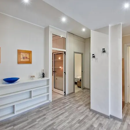 Apartment Acadamis - 4 Min A Piedi Da Porta Susa Turin